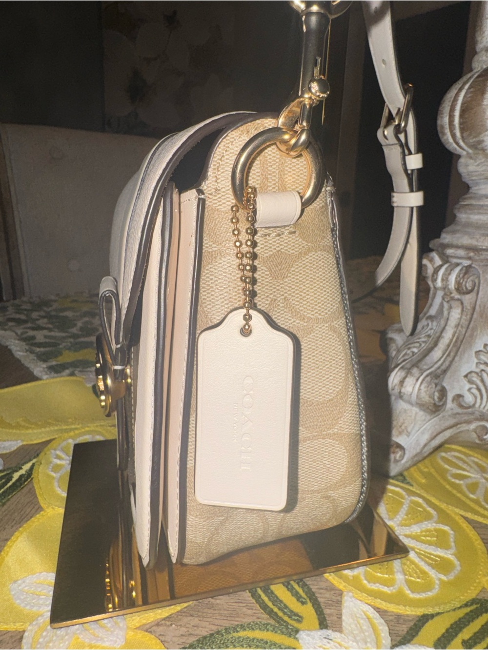 Like NEW Coach Georgie Saddle Crossbody or Clutch Removable & Adjustable Strap - Picture 4 of 15